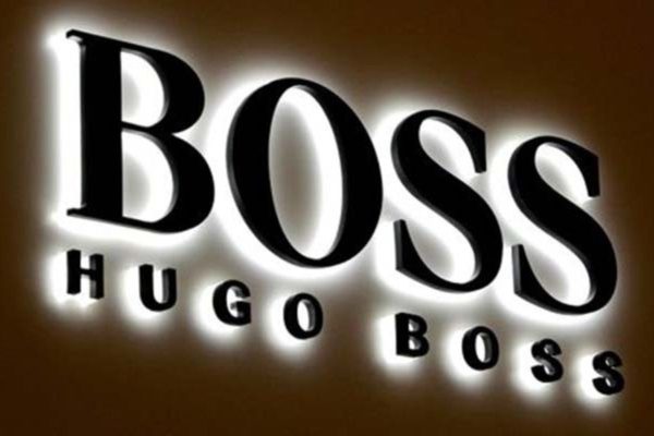 Chữ mica sáng chân