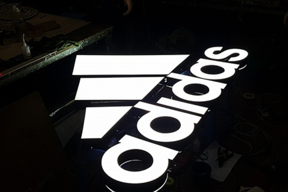 Bí quyết giúp mica làm logo bền đẹp